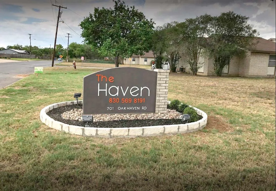 Davidson Properties | The Haven Apartments 701 Oakhaven Rd, Pleasanton, TX 78064